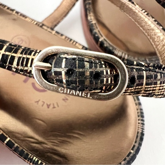 CHANEL | Gold Metallic Tweed Print Crystal CC Logo Thong Sandals 40C Wide - Picture 6 of 13